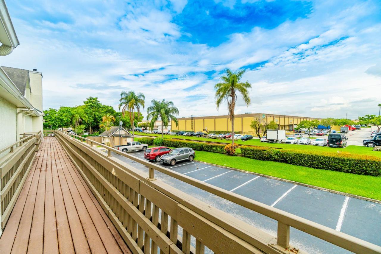 Doral Inn & Suites Miami Airport West 외부 사진